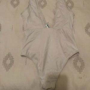 ASOS WHITE ONE PIECE SS NEVER WORN.